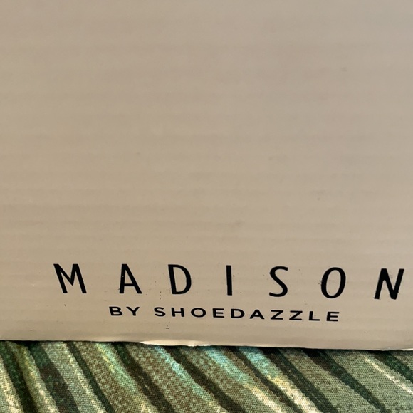 Stilettos - Picture 2 of 6